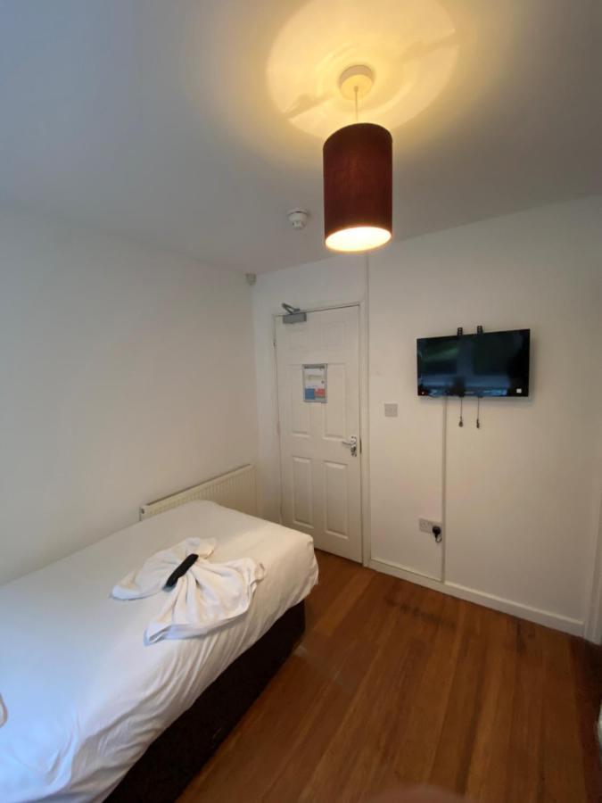 Contractors Guest House High Wycombe Bagian luar foto