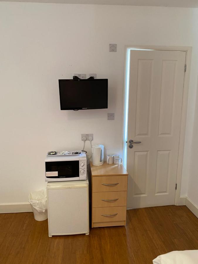 Contractors Guest House High Wycombe Bagian luar foto