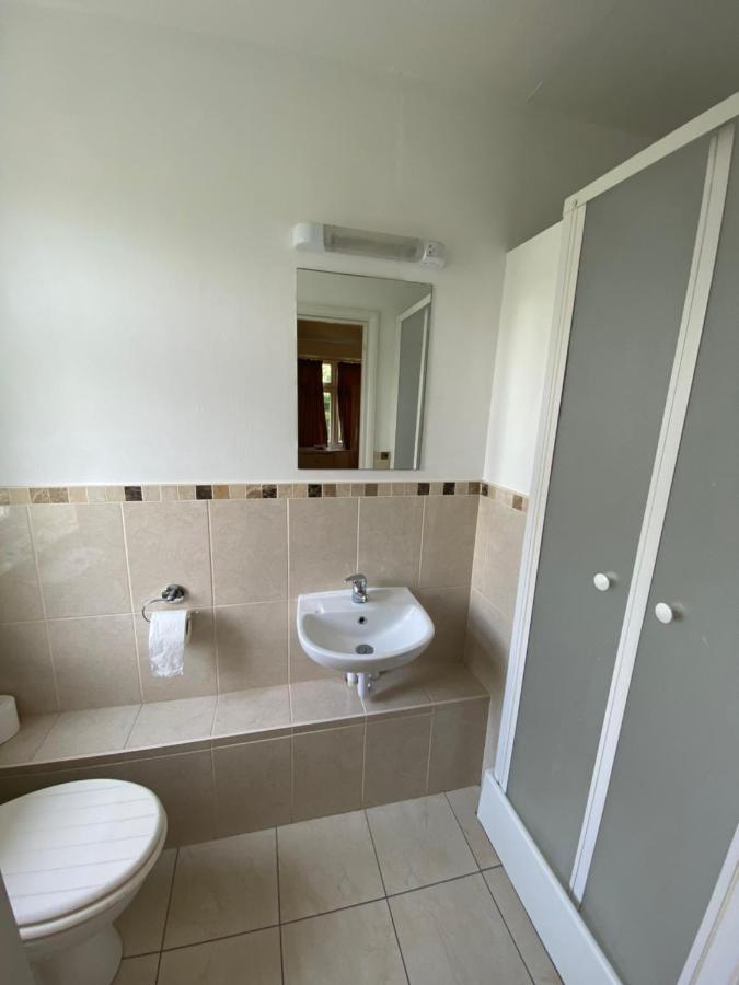 Contractors Guest House High Wycombe Bagian luar foto