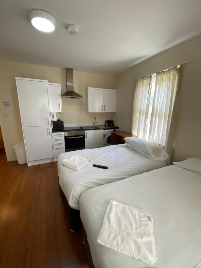 Contractors Guest House High Wycombe Bagian luar foto