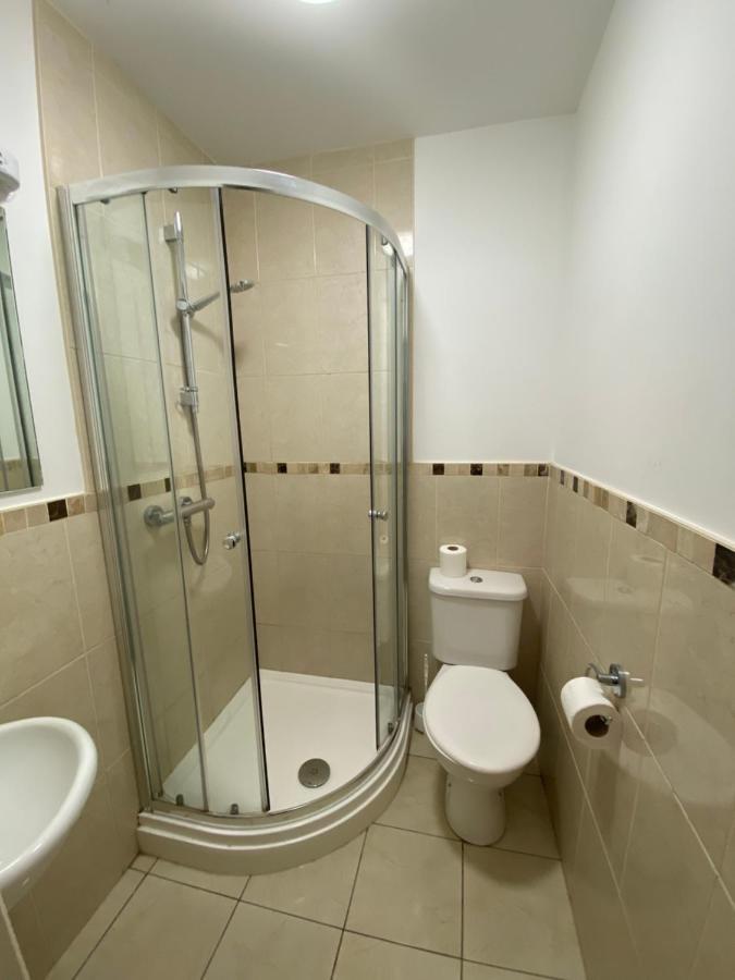 Contractors Guest House High Wycombe Bagian luar foto