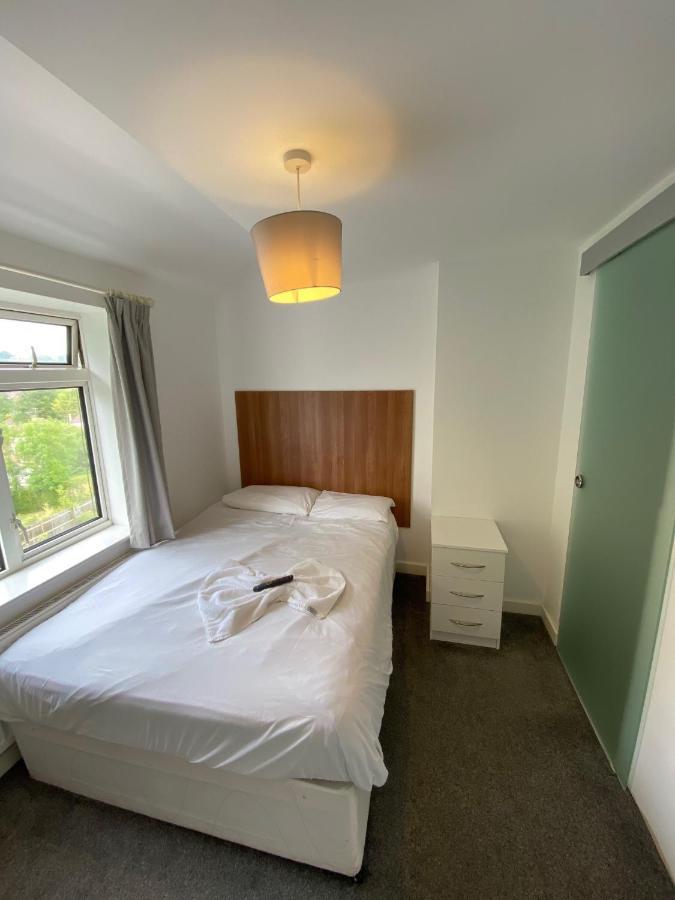 Contractors Guest House High Wycombe Bagian luar foto