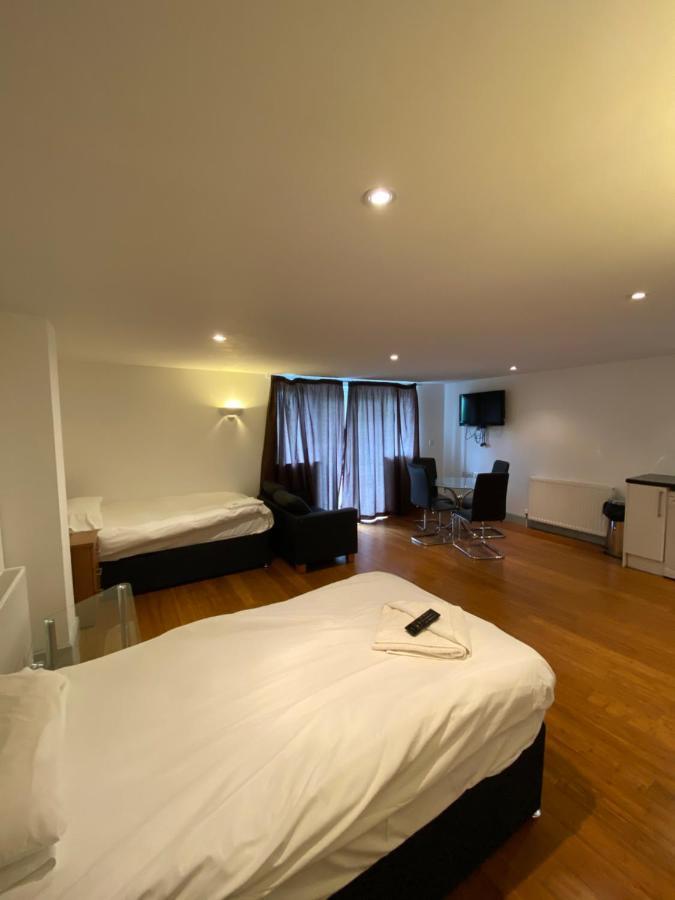 Contractors Guest House High Wycombe Bagian luar foto